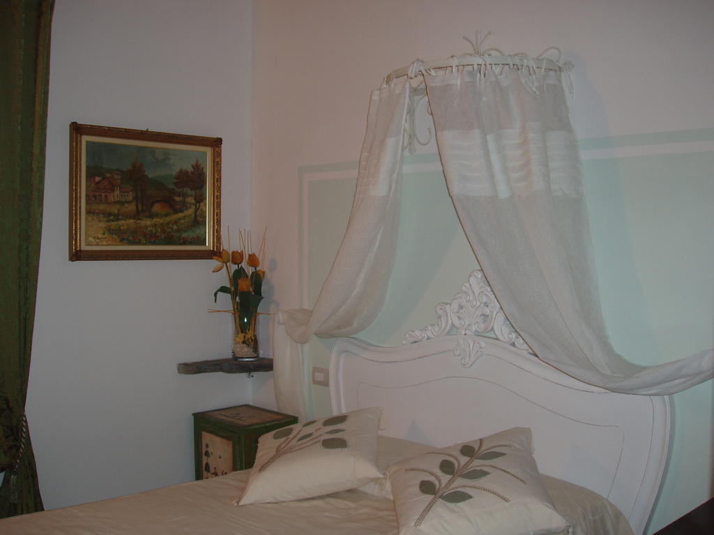 Il Giardino Di Rosmarino Bed and Breakfast Pontremoli Rum bild