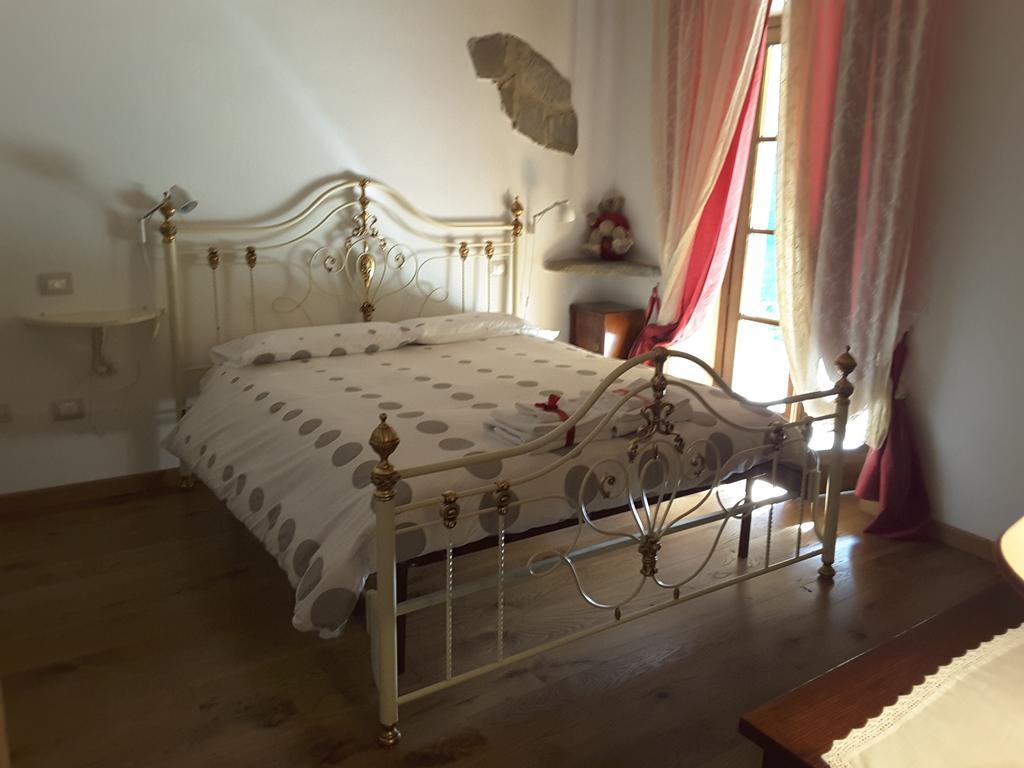 Il Giardino Di Rosmarino Bed and Breakfast Pontremoli Exteriör bild
