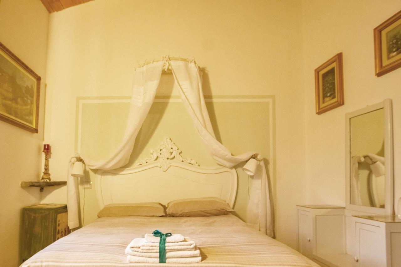 Il Giardino Di Rosmarino Bed and Breakfast Pontremoli Exteriör bild